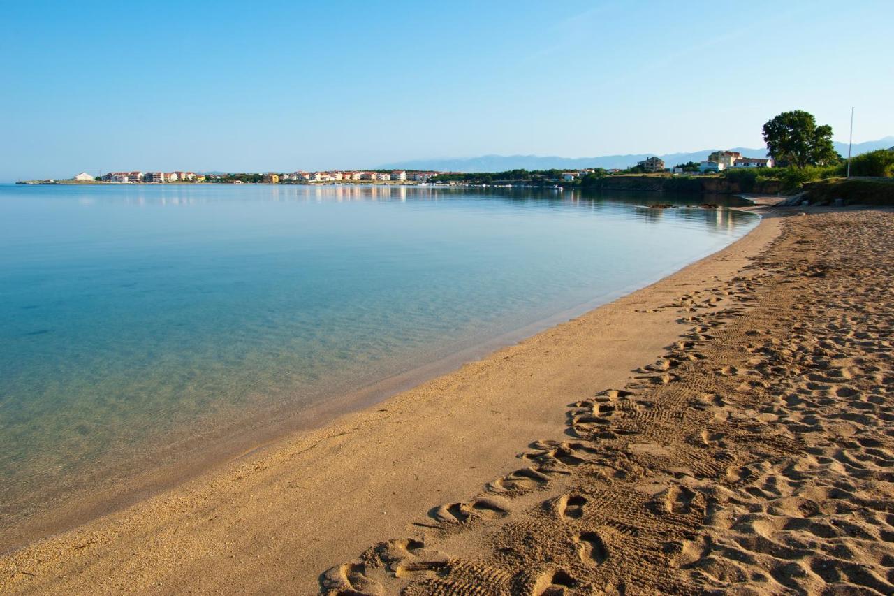 Family Friendly Apartments With A Swimming Pool Povljana, Pag - 244 Dış mekan fotoğraf