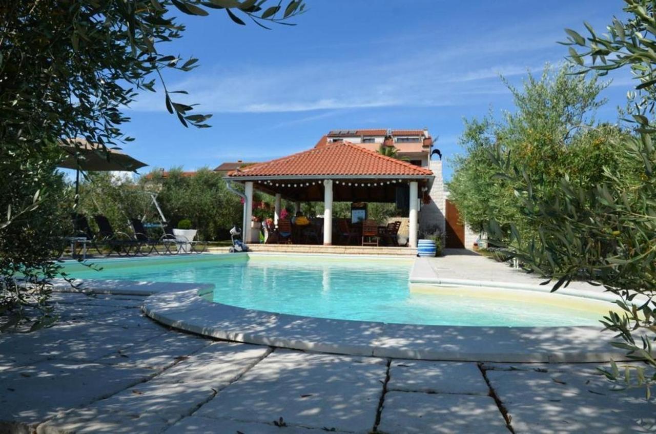 Family Friendly Apartments With A Swimming Pool Povljana, Pag - 244 Dış mekan fotoğraf