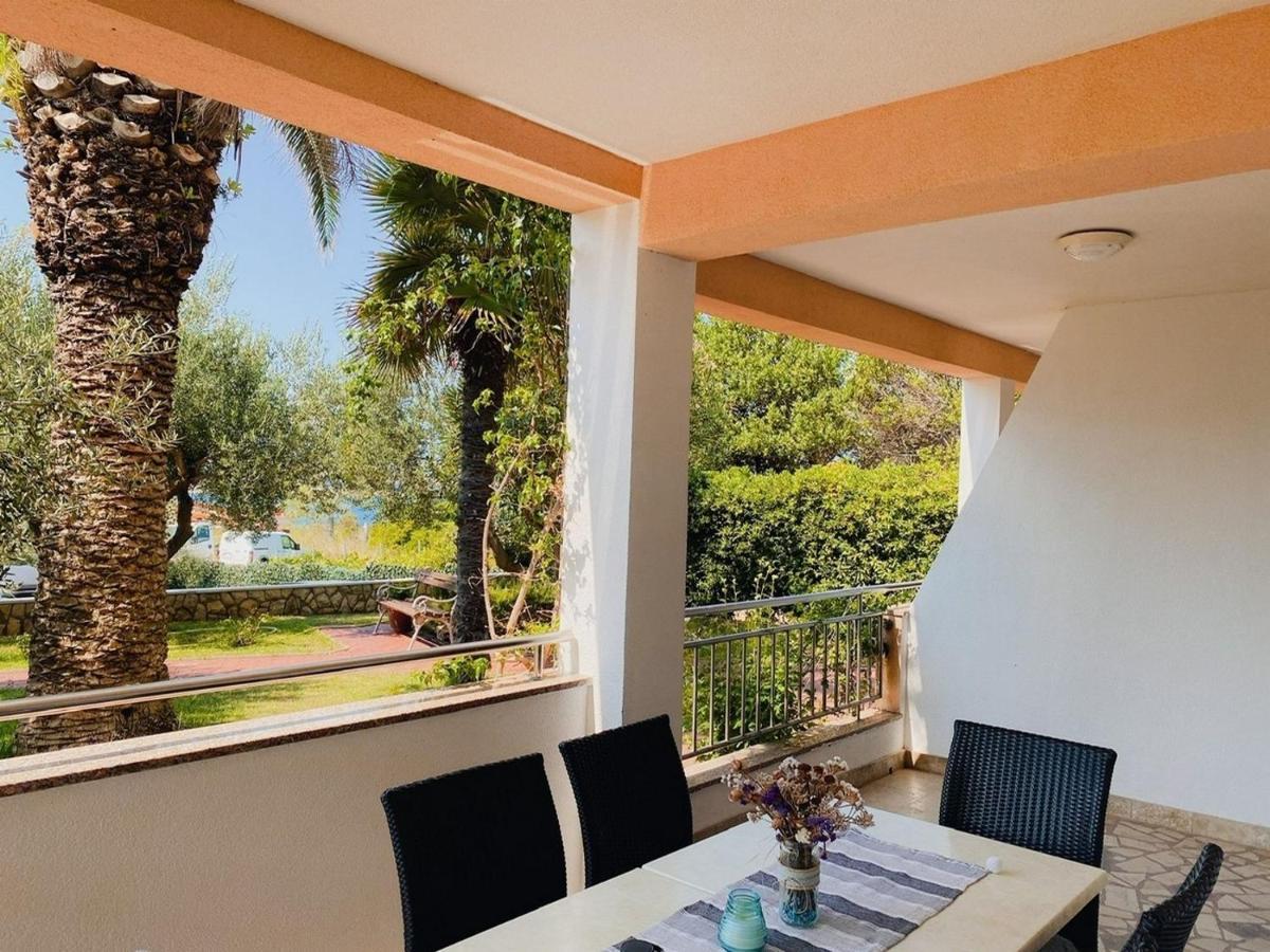Family Friendly Apartments With A Swimming Pool Povljana, Pag - 244 Dış mekan fotoğraf