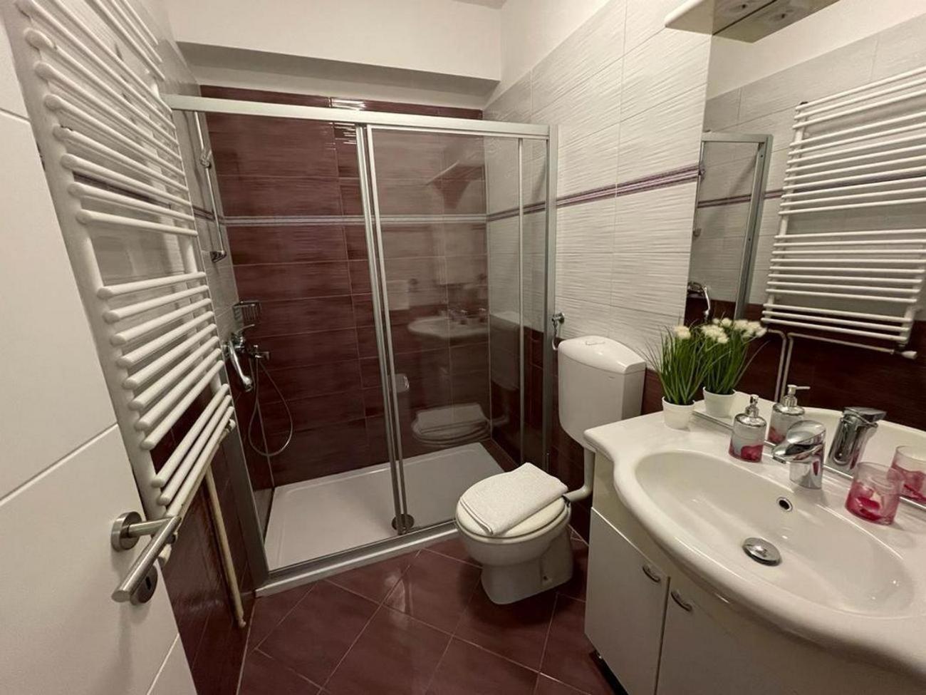 Family Friendly Apartments With A Swimming Pool Povljana, Pag - 244 Dış mekan fotoğraf